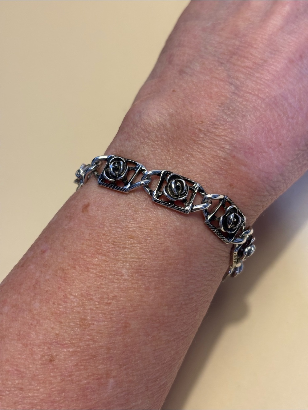 Sarah Coventry Antiqued Silver Rose Link Bracelet 7.25”